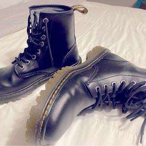Dr Martens 1460s